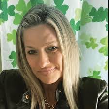 Kerri Squires's Instagram, Twitter & Facebook