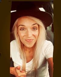 Nicole Scarbrough's Instagram, Twitter & Facebook