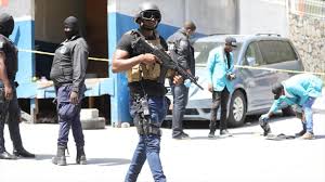 Asesinato de una persona que ocupa la jefatura del estado o uno de los cargos públicos más importantes de un país: Video Arrestan A Quince Colombianos Y Dos Estadounidenses Por Magnicidio En Haiti
