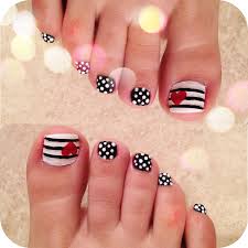 Black And White Striped Toe Nails Love My Pedicure Nail Design Stripes Polka Dots Hearts Black White Nails Pe Summer Toe Nails Pedicure Designs Toenails Pedicure Nail Designs