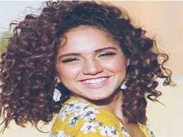 قالت الفنانة رنا رئيس عن وفاة والدها أثناء تصوير مسلسل ضل راجل إنني أصيبت بكورونا بعدما أصيب بها والدي، وجلست معه لمدة ثلاث ساعات قبل وفاته وجاء إللى فى البلاتوه و قال لى إنتى هتكسري الدنيا. Ø±Ù†Ø§ Ø±Ø¦ÙŠØ³ Ø§Ù„ÙØ®Ø±Ø§Ù†ÙŠ Ø­Ù‚Ù‚ Ø­Ù„Ù…ÙŠ ØµØ­Ø§ÙØ© Ø§Ù„Ø¬Ø¯ÙŠØ¯ Ù†Ø¬ÙˆÙ… Ùˆ ÙÙ†