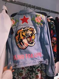 Gucci Denim Jacket Ss17 Tiger Flower Embroidery Blind For Love Quote Diy Denim Jacket Embroidery Jackets Denim Jacket Embroidery