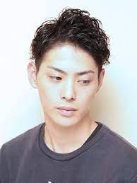 ハードスパイラルパーマ メンズオンリー１サロンinfinito インフィニィト 板宿店をご紹介 2019年夏の最新ヘアスタイルを300万点以上掲載 ミディアム ショート ボブなど豊富な条件でヘアスタイル 髪型 アレンジをチェック スパイラルパーマ メンズ メンズ