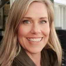 Katie Cloutier's Instagram, Twitter & Facebook