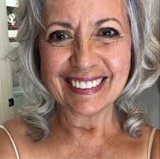 Should I use a tour group for the Camino Francés?