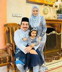 Buktinya saya berhasil menuntaskan kuliah, walaupun sambil mengasuh astari buah cintaku dengan mas seno status ekonomi kamipun tergolong bagus… 0poc0t Priyanka C0pra Ayah Datuk K Mel4tah Teng0k Gelagat Kakak Aafiyah Menari Berita Press