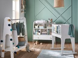 2/ optez pour des objets de déco et du mobilier ludiques et colorés pour favoriser son éveil. Idee Deco Une Chambre Bebe Neutre Et Stylee Joli Place