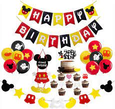 Y después de tantos días de nervios, de organización, muchas llamadas, mensajes al fin por supuesto peluches de mickey mouse no pueden faltar en la fiesta. Amazon Com Suministros De Decoracion De Fiesta De Cumpleanos De Mickey Mouse Banner De Cumpleanos De Mickey Mouse Cartel De Puerta De Mickey Mouse Decoracion De Pastel De Mickey Mouse Con 12 Globos