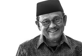 Siapa tak kenal tokoh nasional yang satu ini? Kisah Hidup Inspiratif Bj Habibie
