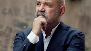 Ercan Kesal bu kez yönetmen koltuğunda