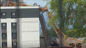 One of eagle west crane's largest cranes was hoisting heavy structures to the top of kelowna general hospital on saturday. Rxzuopjpid0gzm