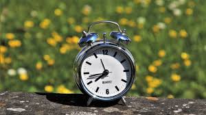 Como cada año en méxico, el horario de verano llega a su fin para darle paso al de invierno, rutina que se ha hecho toda una costumbre, pero de oficialmente el cambio es a las 2:00 am del domingo 25 de octubre, sin embargo, puedes atrasar tus relojes la noche anterior, antes de irte a dormir. Horario De Verano Por Que Se Hace El Cambio De Hora Diferente En Cada Pais El Heraldo De Mexico