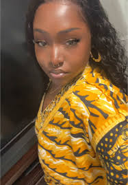 Aisha Roberson (@aishadarealest)