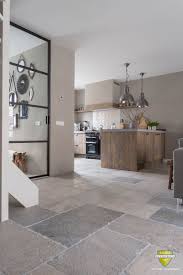 bourgondische dallen natuursteen vloer in gouda franse kalksteen vloer verkrijgbaar bij kersbergen nl keuken vloeren huisdesign rustieke woonkamers