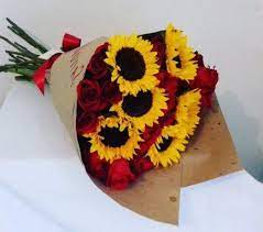 Flowers Roses And Sunflowers 55 Super Ideas Red Roses And Sunflowers Sunflowers And Roses Flower Aesthetic