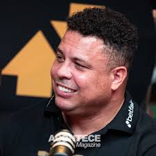 Empresário e apresentador, Benjamin Cano fala sobre o mês do orgulho  LGBTQIA+