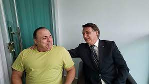 O alto comando do exército enfrenta um dilema: Sob Pressao De Bolsonaro Exercito Livra Pazuello De Punicao Por Ato Com Presidente No Rio 03 06 2021 Poder Folha