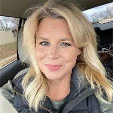 Samantha Gwynn's Instagram, Twitter & Facebook