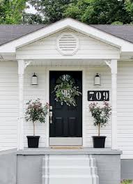 If you have a small porch and just some space to decorate, what's better to choose? 52 Ways To Style Your Covered Porch