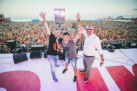 Hardwell live at ultra europe 2017 full tracklist & cues: Europa Fm Live Pe PlajÄƒ 2017 O Mare De Lumini O Mare De Suflete O Mare LangÄƒ Mare Europa Fm