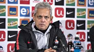 Reinaldo rueda rivera (born april 16, 1957 in cali) is a colombian football manager who is currently in charge of the colombia national football team.in 2011, rueda was naturalized as a honduran citizen. Reinaldo Rueda Podria Dejar Chile Para Ser El Nuevo Entrenador De Colombia Mundo Fichajes Fichajes De Futbol Y Rumores De Hoy