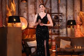 Prices are awarded in several categories. About You Awards 2021 Das War Die Grosste Award Show Der Social Media Branche Live Auf Prosieben Mit Prominenten Gasten Und Emotionalen Momenten About You