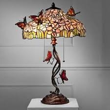 Stained Glass Butterfly Lamp Tulip Table Lamp With 3d Butterflies Butterfly Motif Stained Gl Stained Glass Butterfly Butterfly Lamp Stained Glass Lamp Shades