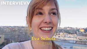 Eva Schulz vom Hurra! Blog im INTERVIEVV #16
