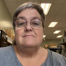 What helps with hunger after bariatric surgery during the liquid stage?