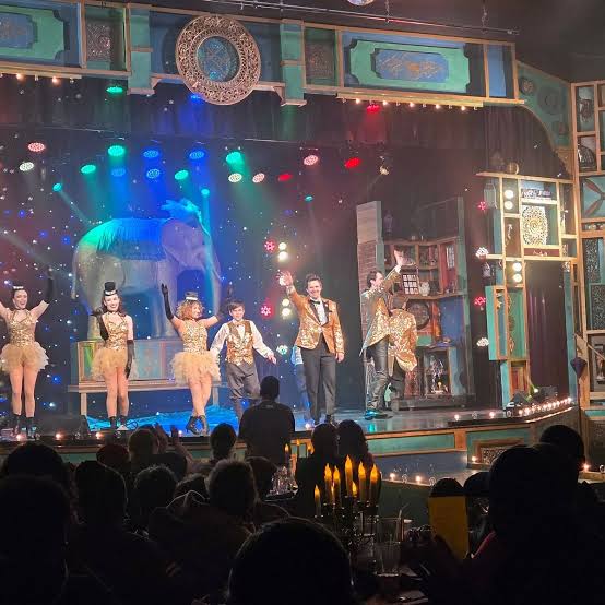 Magic & Wonder Theater - "Stardust Revue" 27