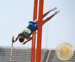 No salto com vara, os competidores usam uma vara longa e flexível para alcançar maior altura e passar por cima de um obstáculo, o sarrafo.o atleta usa a vara, apoiada no solo, para ganhar altura e ultrapassar o sarrafo, caindo do outro lado do obstáculo. Melhor Marca No Salto Com Vara No Juvenil Rankbrasil Recordes Brasileiros