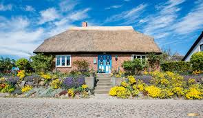 Typical House With Thatched Roof Island Of Rugen Architekturfotografie Tourismus Ferien