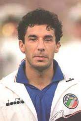 Gianluca vialli (95) panini soccer superstars 1988 card, excellent condition. Gianluca Vialli Photo Biography