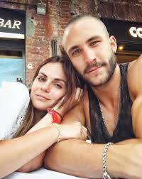 Carmine dará nuevamente de qué hablar con esta relación debido a que por segunda ocasión tiene un noviazgo con un hombre más joven. Laura Carmine Ultimas Noticias Videos Y Fotos De Laura Carmine Univision
