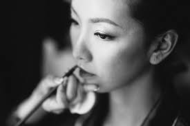 11 Glamorous Getting Ready Shots Every Bride Should Take During Her Wedding 