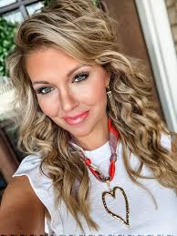 When your scarf becomes the statement piece 🤍​ Shop the trend:  https://about.c-a.com/4TE ​ #LookGoodAndFeelGood