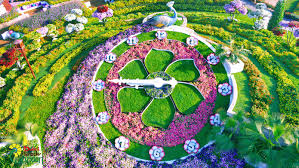 World S Largest Natural Flower Garden In Dubai Miracle Garden Flower Garden Unique Gardens