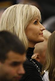 Warner brings end to stirring 12-year NFL career