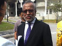 Beliau pernah menjadi timbalan pendakwa raya sebelum berpindah ke sektor swasta. Lawyer Shafee Abdullah Arrested Faces Money Laundering Charge New Malaysia Times