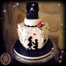 Engagement Cake Silhouette Couple With Sugar Diamond Ring Verlobungstorte Mit Silhouette Und Z Engagement Cake Design Cake Designs Birthday Engagement Cakes
