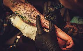 Many artists will not tattoo you if you are intoxicated. Why You Shouldn T Drink Alcohol Before And After Having A Tattoo