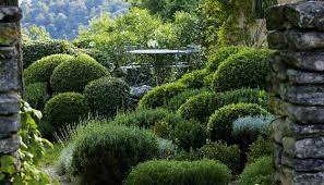 Mona guzman @monaguzman19 · 28 июл. Nicole De Vesian Gardens Modern Design In Provence Amazon De Jones Louisa Nichols Clive Fremdsprachige Bucher