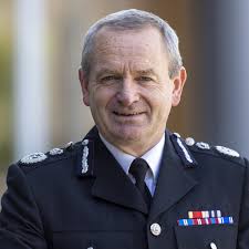 Police Scotland chief Sir Iain Livingstone to retire this summer