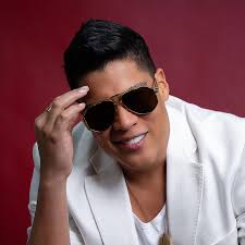 MiVallenato universal. El futbolista argentino Carlos Tévez cantando “No  voy a llorar” , canción de Wilfran Castillo