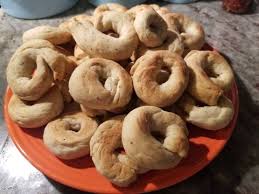 A Great Hard Biscuit With A Twinge Of Hotness A Staple In Italian Delis And Pastosas In 2020 Pepper Biscuit Recipe Italian Biscuits Easy Cookie Recipes