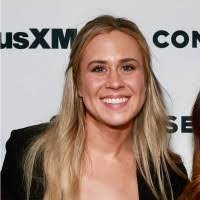 Stephanie Kwiatkowski's Instagram, Twitter & Facebook