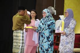 Sekolah tunas bakti lebuhraya sungai besi (1.10 km) ktm salak selatan jalan sungai besi (1.11 km) sekolah tunas bakti lebuhraya sungai besi (1.12 km) bhp jalan kuchai lama (1.24 km) bhp jalan kuchai lama (1.24 km) tnb jalan perkasa (1.25 km) padang bola jalan 9 (1.25 km) padang bola jalan 9 Jabatan Kebajikan Masyarakat ×'×˜×•×•×™×˜×¨ Latepost Sekitar Lawatan Kebawah Duli Yang Maha Mulia Seri Paduka Baginda Raja Permaisuri Agong Tunku Hajah Azizah Aminah Maimunah Iskandariah Binti Almarhum Al Mutawakkil Alallah Sultan Iskandar Al Haj Ke