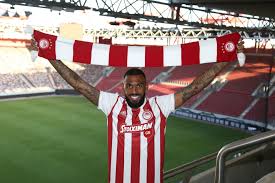 Στοίχισε η διάρκεια στην απόδοση. Greek Champions Olympiakos Sign France S Yann M Vila From Saint Etienne