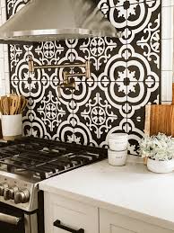 Über 7 millionen englischsprachige bücher. Modern Farmhouse Kitchen Reveal Crestwood Mckinley Clark Aldine