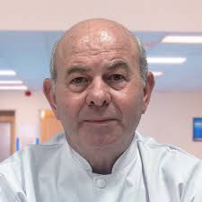 👨‍⚕️𝐃𝐫. 𝐀𝐧𝐝𝐫𝐞𝐢 𝐃𝐮𝐦𝐢𝐭𝐫𝐞𝐬𝐜𝐮 𝐬̦𝐢 𝐃𝐫. 𝐕𝐚𝐬𝐢𝐥𝐞  𝐕𝐚𝐧𝐞𝐚 sunt medici primari urologi în cadrul Spitalului MONZA ARES  Cluj-Napoca și oferă consultații de specialitate pentru afecțiunile  tractului urinar la bărbați și femei, dar și